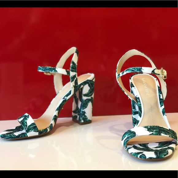Gianni Bini Shoes - Gianni Bini new tropical print sandals